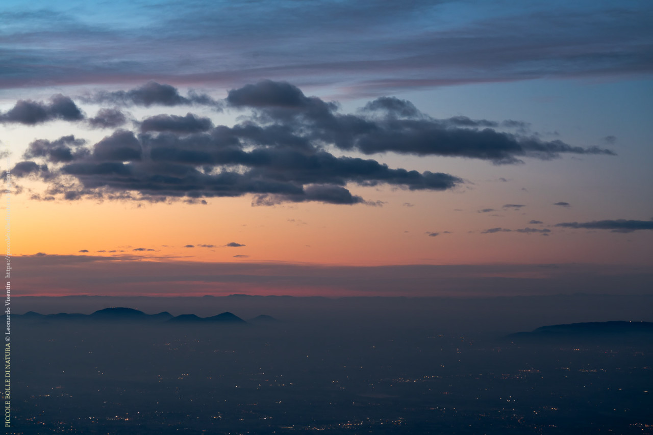 Vista su Colli Euganei a sinistra e Colli Berici a destra